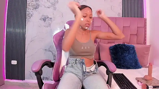 Mia Duarte1 online show from November 26, 2025, 7:26 pm