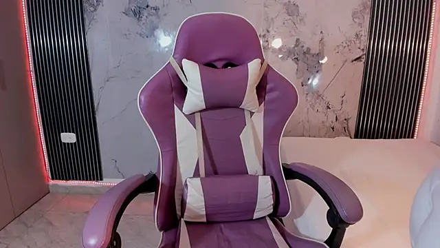 Mia Duarte1 online show from April 17, 2026, 7:17 pm