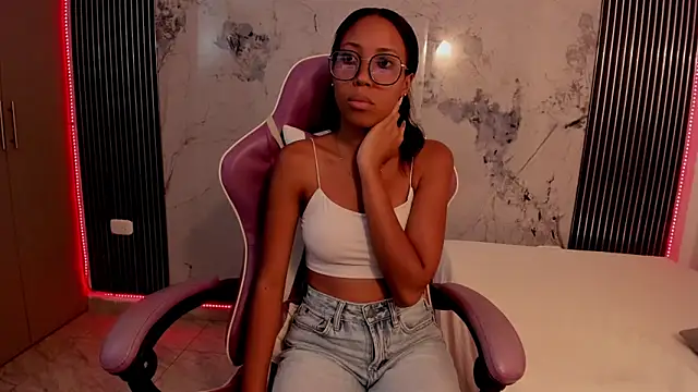 Snapshot of Mia_Duarte1 chatting on June 26, 2026, 7:18 pm Mia Duarte1 online show from June 26, 2026, 7:18 pm