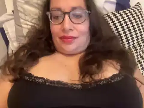 RosaFreya online show from September 25, 2025, 11:03 am