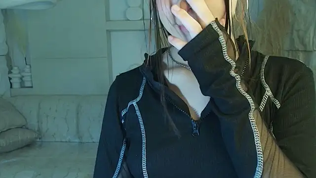 Nanncy r  online show from September 21, 2025, 12:56 am