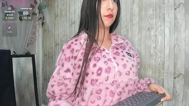 Snapshot of Sophi_Thaylorr chatting on September 11, 2025, 12:49 pm Sophi Thaylorr online show from September 11, 2025, 12:49 pm