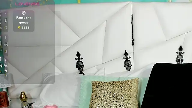 zafirodiva online show from October 16, 2025, 1:45 pm