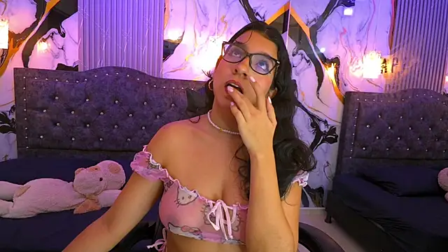 GiaCutee online show from April 10, 2026, 3:12 am