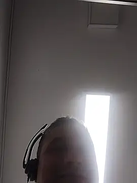 danigarci2307 online show from April 28, 2026, 2:27 am