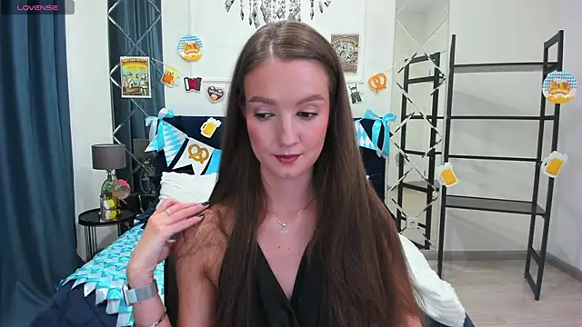 Snapshot of LoraSunnyy chatting on October 3, 2025, 8:11 am LoraSunnyy online show from October 3, 2025, 8:11 am