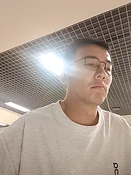 nnnnnan9527 online show from September 18, 2025, 2:02 am