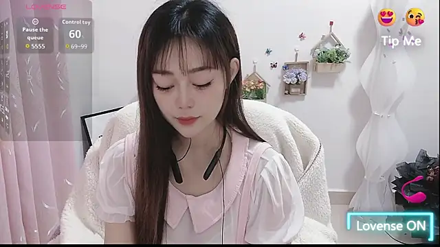 Abb-qiaoyi online show from December 3, 2025, 9:13 pm