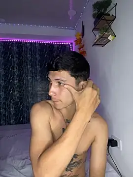 Snapshot of Alejandro_BigCock22 chatting on October 5, 2025, 8:12 am Alejandro BigCock22 online show from October 5, 2025, 8:12 am