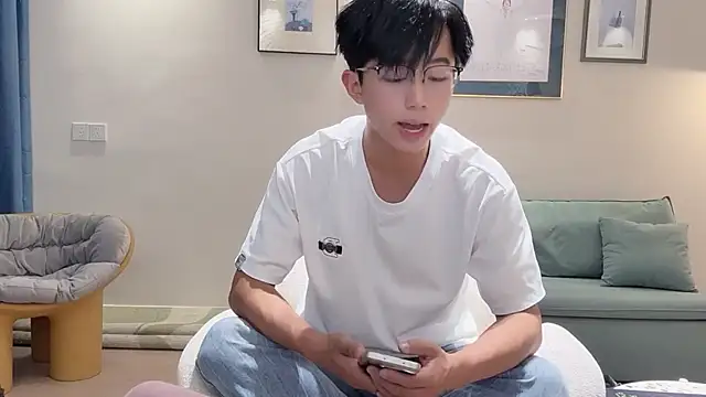 Snapshot of STxuguanhan chatting on September 19, 2025, 10:05 am STxuguanhan online show from September 19, 2025, 10:05 am