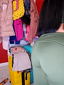 Filthymaddymilfy25 online show from December 17, 2025, 12:11 pm