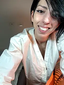 flowermadness online show from November 22, 2025, 12:15 pm