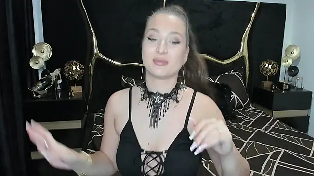 Snapshot of RebekaRose chatting on October 15, 2025, 10:21 pm RebekaRose online show from October 15, 2025, 10:21 pm