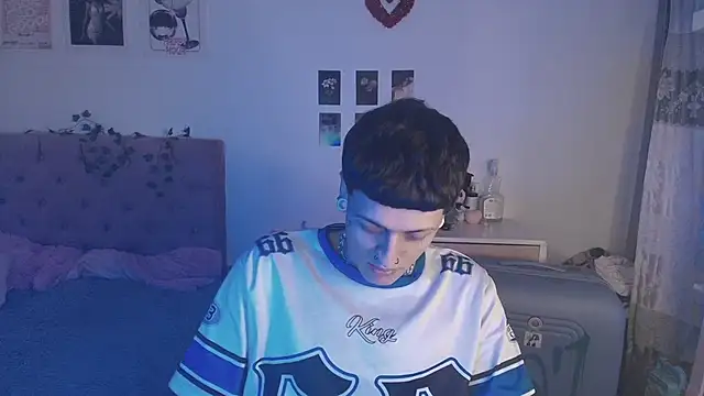 2cyboy  online show from September 14, 2025, 9:14 pm