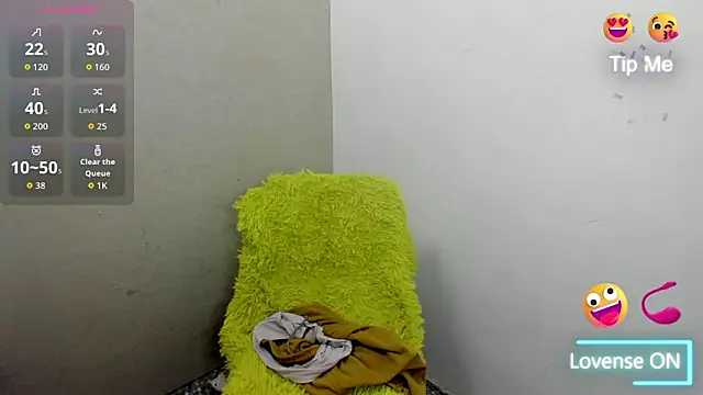 Sanya Luxx online show from December 15, 2025, 11:03 am