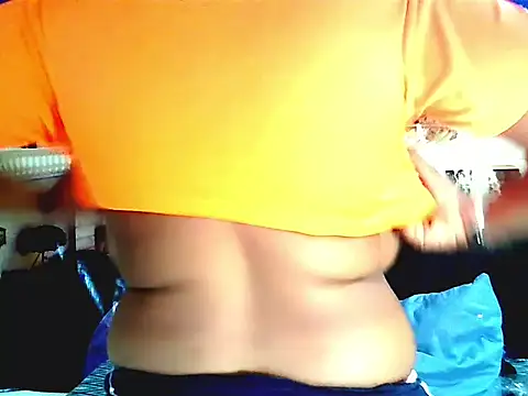 Snapshot of EbonyBloom69 chatting on October 21, 2025, 6:19 pm EbonyBloom69 online show from October 21, 2025, 6:19 pm