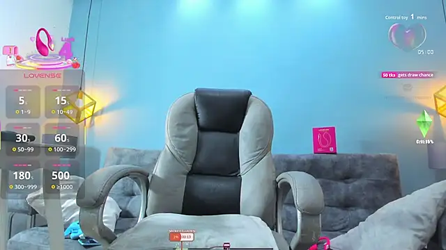 Snapshot of Eross_Santy chatting on October 20, 2025, 11:32 am Eross Santy online show from October 20, 2025, 11:32 am