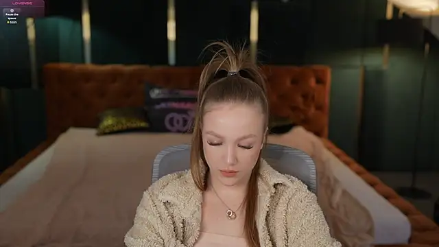 Snapshot of Ella_054 chatting on October 15, 2025, 10:26 am Ella 054 online show from October 15, 2025, 10:26 am