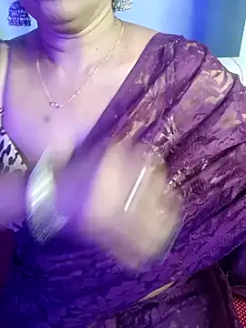 monaa-darling online show from November 13, 2025, 5:45 pm