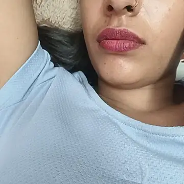 Snapshot of DesiSimran09 chatting on October 31, 2025, 5:14 pm DesiSimran09 online show from October 31, 2025, 5:14 pm