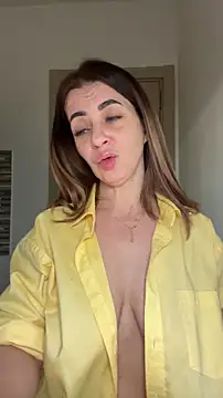 Roxanne Skye online show from November 27, 2025, 3:19 am