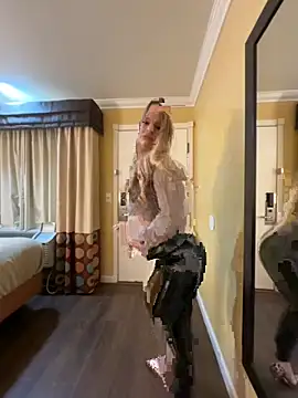 Petite Blonde Barbie online show from September 28, 2025, 10:53 am