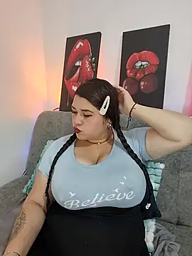 SafiroFer online show from October 30, 2025, 9:04 pm