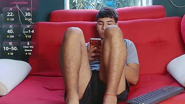 Snapshot of CHR58_ chatting on November 13, 2025, 4:17 pm CHR58 online show from November 13, 2025, 4:17 pm