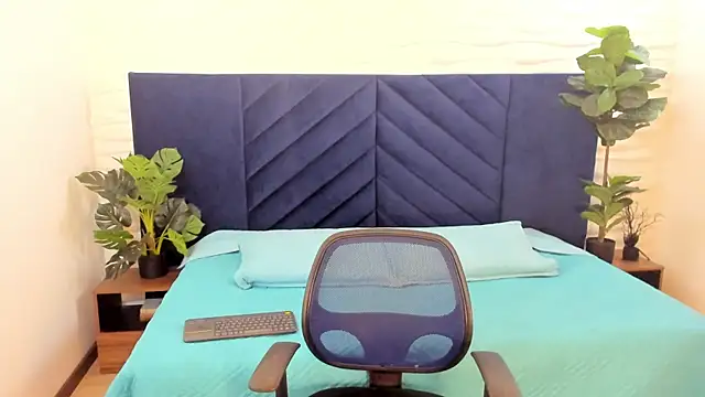 MrJustin  online show from November 10, 2025, 10:09 pm