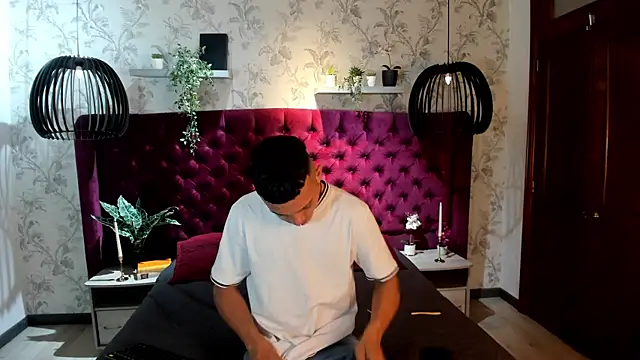 MrJustin  online show from November 12, 2025, 8:52 pm