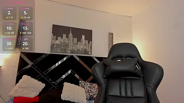 iamCharlotte19 online show from October 10, 2025, 7:02 pm