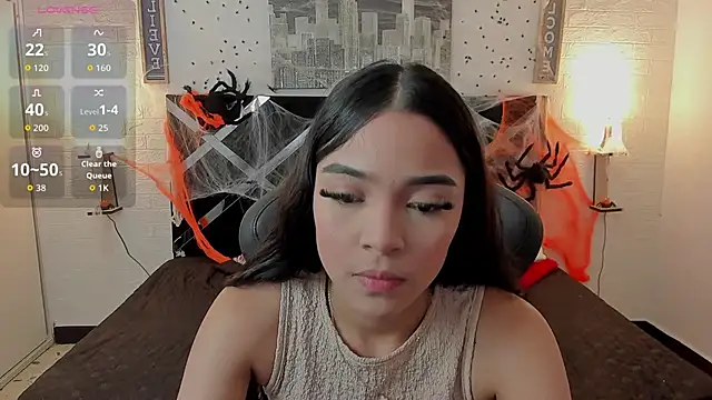 iamCharlotte19 online show from October 27, 2025, 8:02 pm