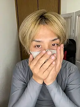 TEN-kun online show from November 12, 2025, 7:09 am