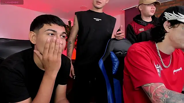 Handsomeboyss19 online show from December 3, 2025, 1:35 am