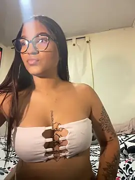 Snapshot of Lorena_Parkerr chatting on November 21, 2025, 4:44 am Lorena Parkerr online show from November 21, 2025, 4:44 am