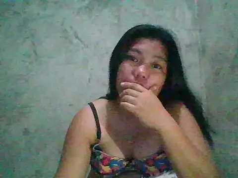 Snapshot of nikki_zapphire chatting on September 17, 2025, 11:39 pm nikki zapphire online show from September 17, 2025, 11:39 pm