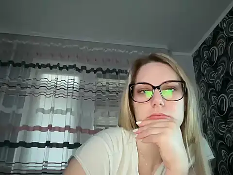 NikexPretty online show from April 28, 2026, 5:29 pm