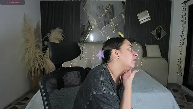 SarahCastro1  online show from January 11, 2026, 3:22 am