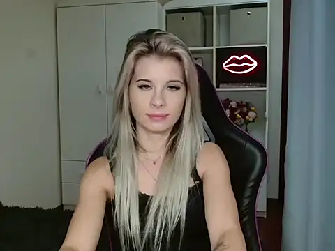 KristineGlow online show from October 14, 2025, 6:20 pm