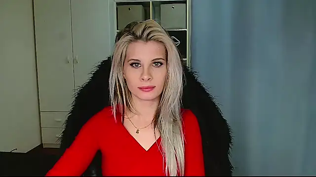 KristineGlow online show from February 18, 2026, 9:00 pm