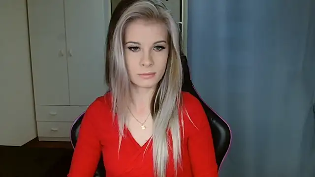 KristineGlow online show from March 22, 2026, 7:12 am