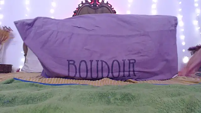 SilkenSin online show from November 17, 2025, 10:37 pm