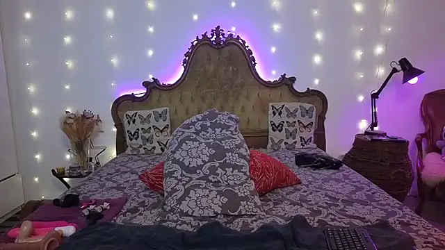 SilkenSin online show from April 2, 2026, 7:44 pm