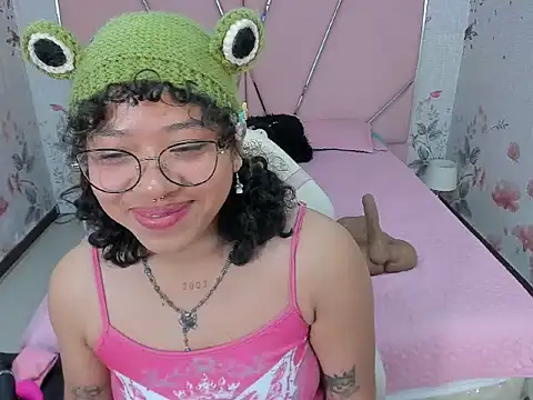Snapshot of SafiroAgataaa chatting on September 9, 2025, 12:26 pm SafiroAgataaa online show from September 9, 2025, 12:26 pm