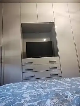 caldaevogliosa81 online show from September 19, 2025, 8:16 am