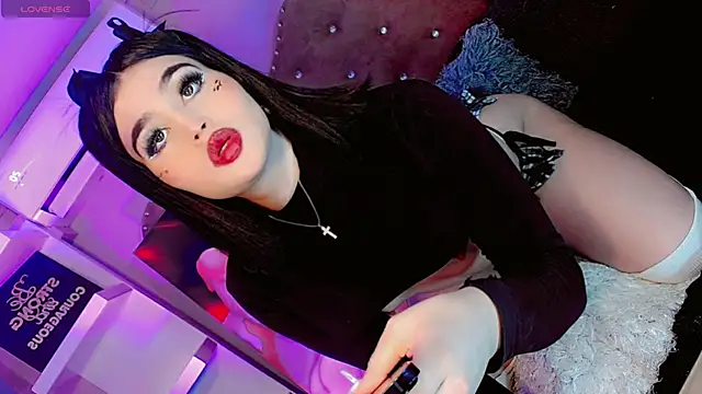 Daphnne Foxx online show from September 15, 2025, 11:21 am
