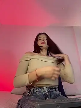 Snapshot of BrunnetAri_ chatting on May 28, 2026, 3:31 pm BrunnetAri online show from May 28, 2026, 3:31 pm