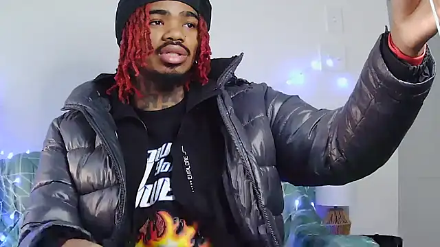 Snapshot of risktakinndolo chatting on November 17, 2025, 8:36 pm risktakinndolo online show from November 17, 2025, 8:36 pm