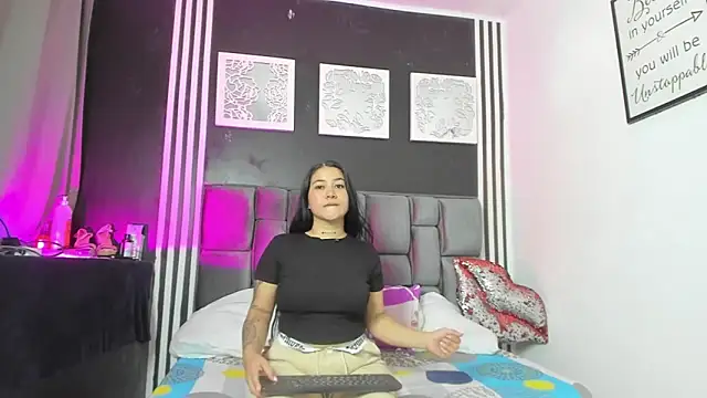 Hornycouple Hot online show from November 1, 2025, 7:38 pm