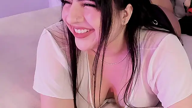 Camila Matinez  online show from December 23, 2025, 1:25 am